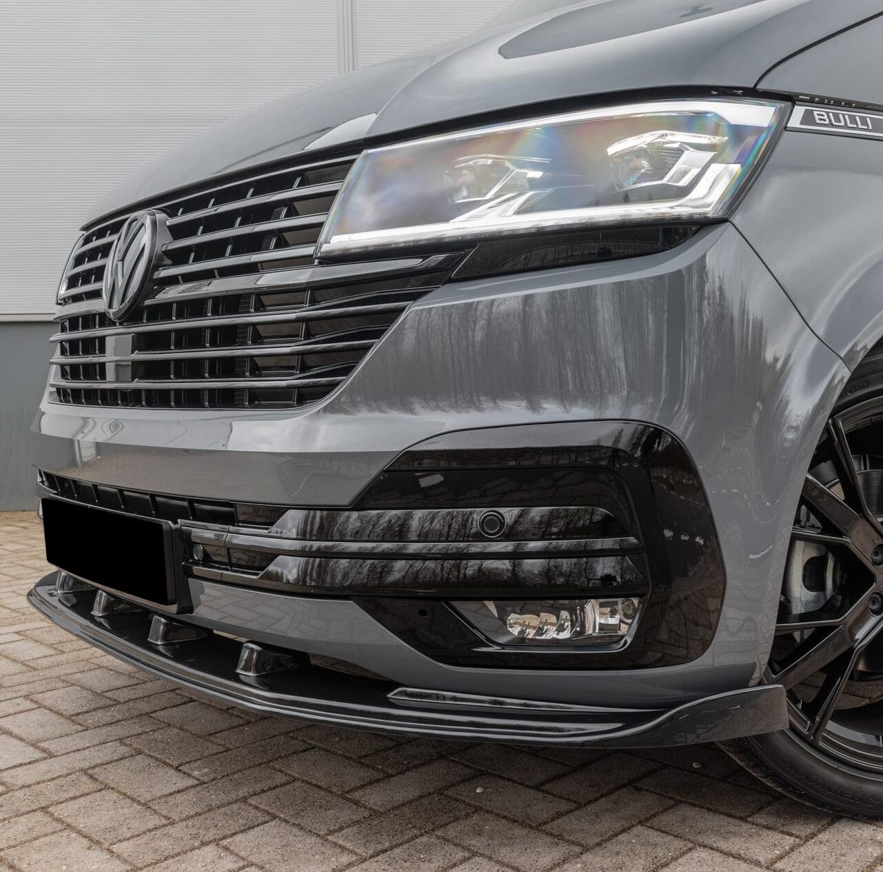 VW Transporter T6.1 voorspoiler hoogglans zwart