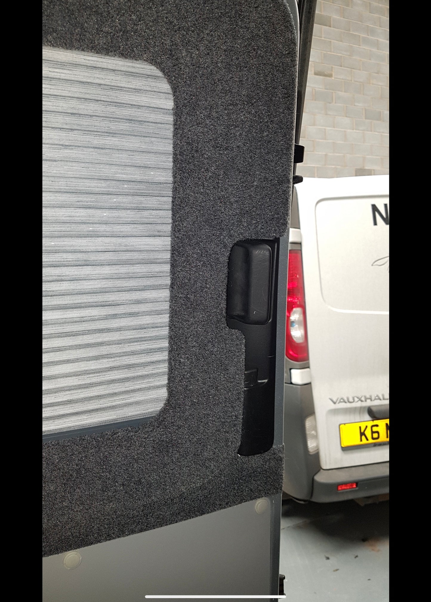 Window Pod® L | Volkswagen Transporter T5/T5.1/T6/T6.1 | Vanshades® | Schuifdeur aan de passagierszijde (aftermarket schuif- of vast raam)