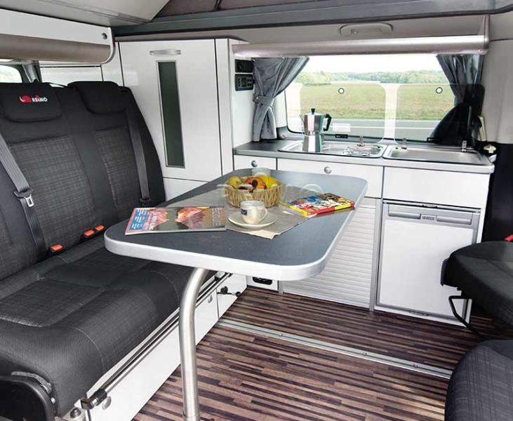 Multifunctioneel tafelsysteem voor Mercedes Vito long met zilveren rand