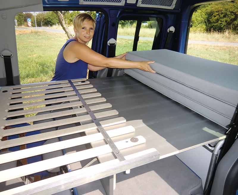 VW Caddy LR Actief uitschuifbaar lattenbodem met bekleding en bekleding