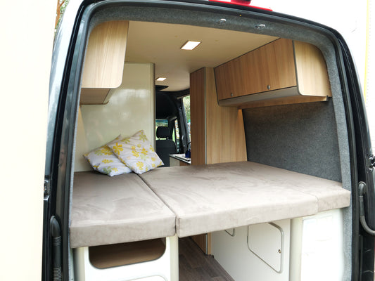 Bedmodule met bedframe en opbergkasten voor Sprinter