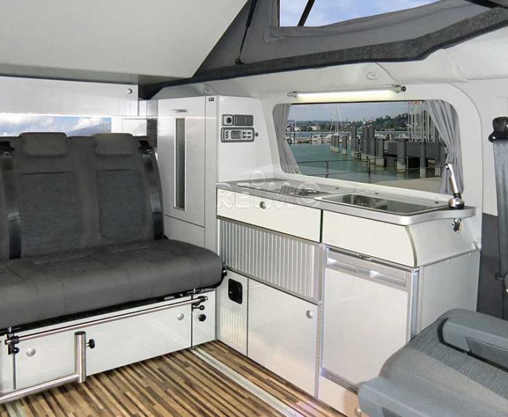 Röbel lijn als afgewerkt onderdeel voor Ford Transit Custom TrioStyle, KR